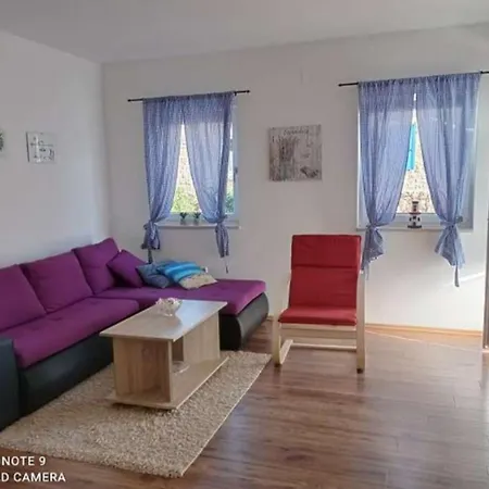 別荘 Stone House With Garden