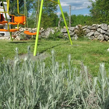 Stone House With Garden 別荘