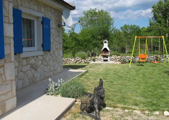 Stone House With Garden Holiday home *